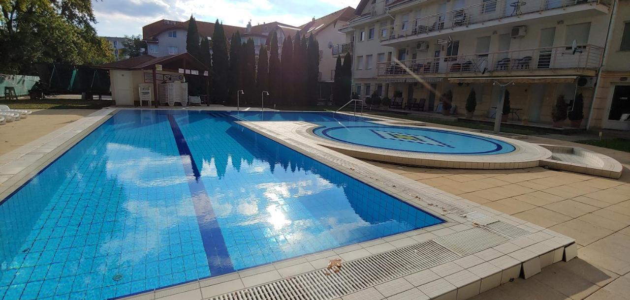 Panorama Lux Wellness Apartman Hajdúszoboszló Eksteriør billede